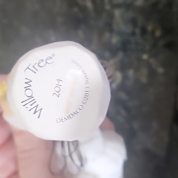 2014 Willow Tree Ornament, DATED 2014 DISCONTINUED - Picture 5 of 5